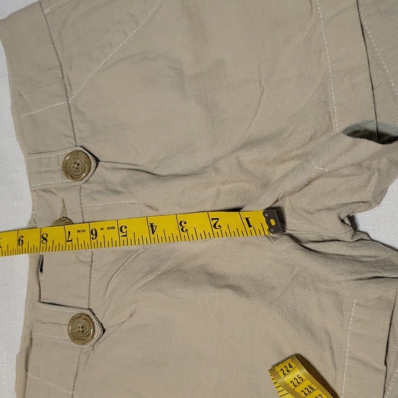 American Eagle tan dress shorts with button accent size 2 - Picture 3 of 7